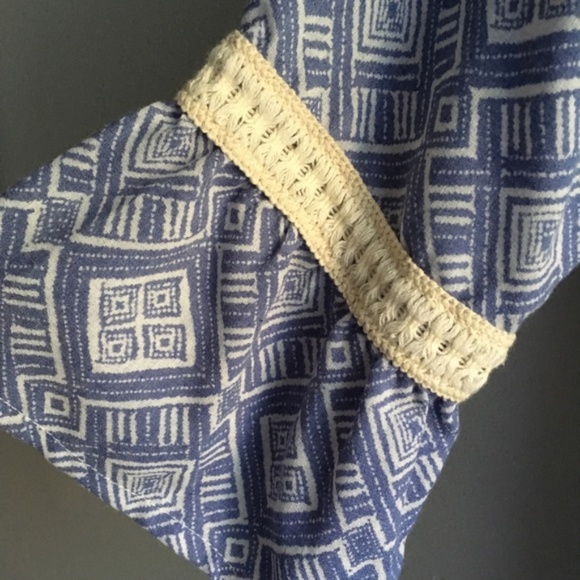 Entro Blue Ruffle Hem Crochet Lace Tunic - Picture 4 of 8